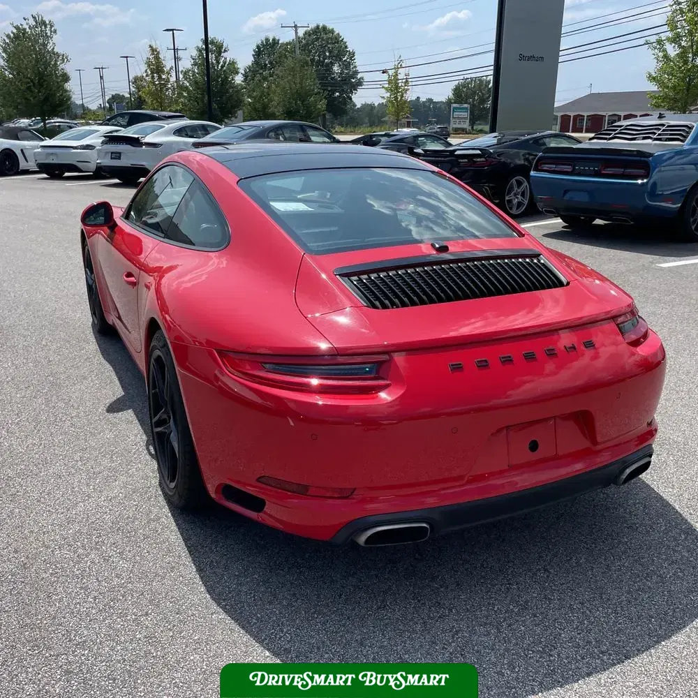 2019 Porsche 911 Carrera