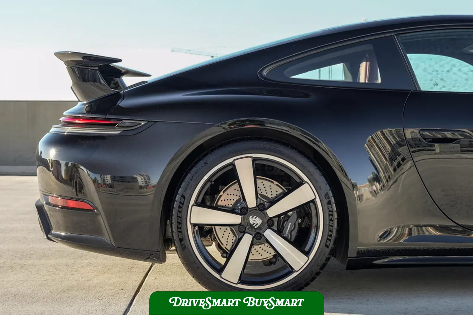 2025 Porsche 911 Carrera
