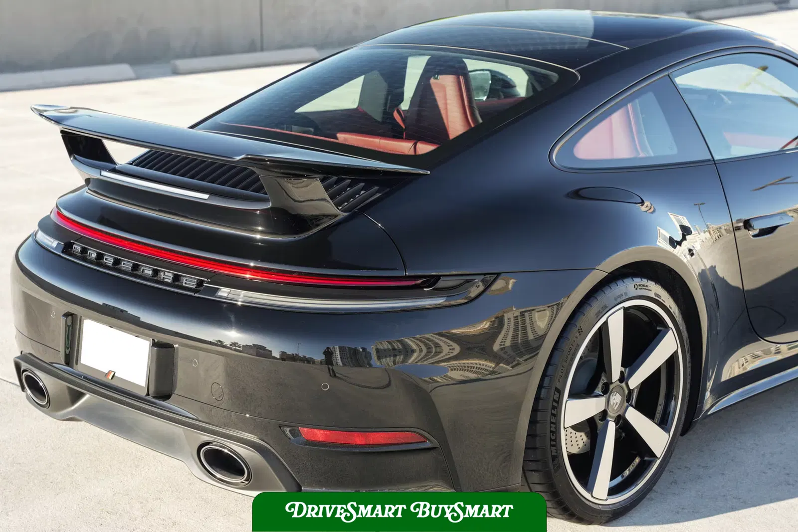 2025 Porsche 911 Carrera