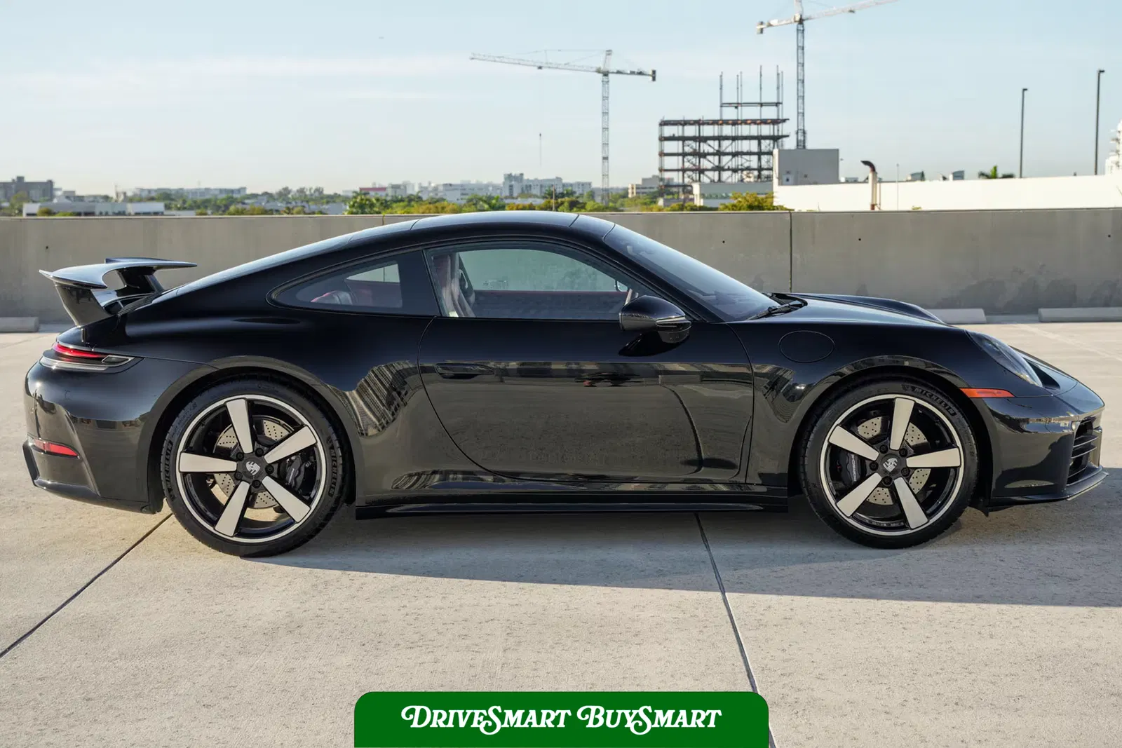 2025 Porsche 911 Carrera