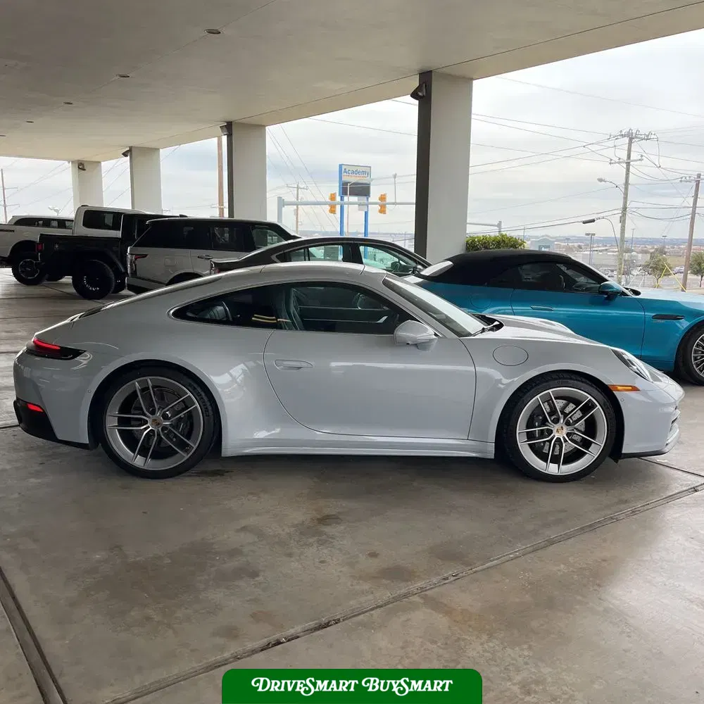 2025 Porsche 911 Carrera