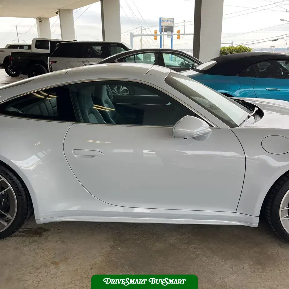 2025 Porsche 911 Carrera