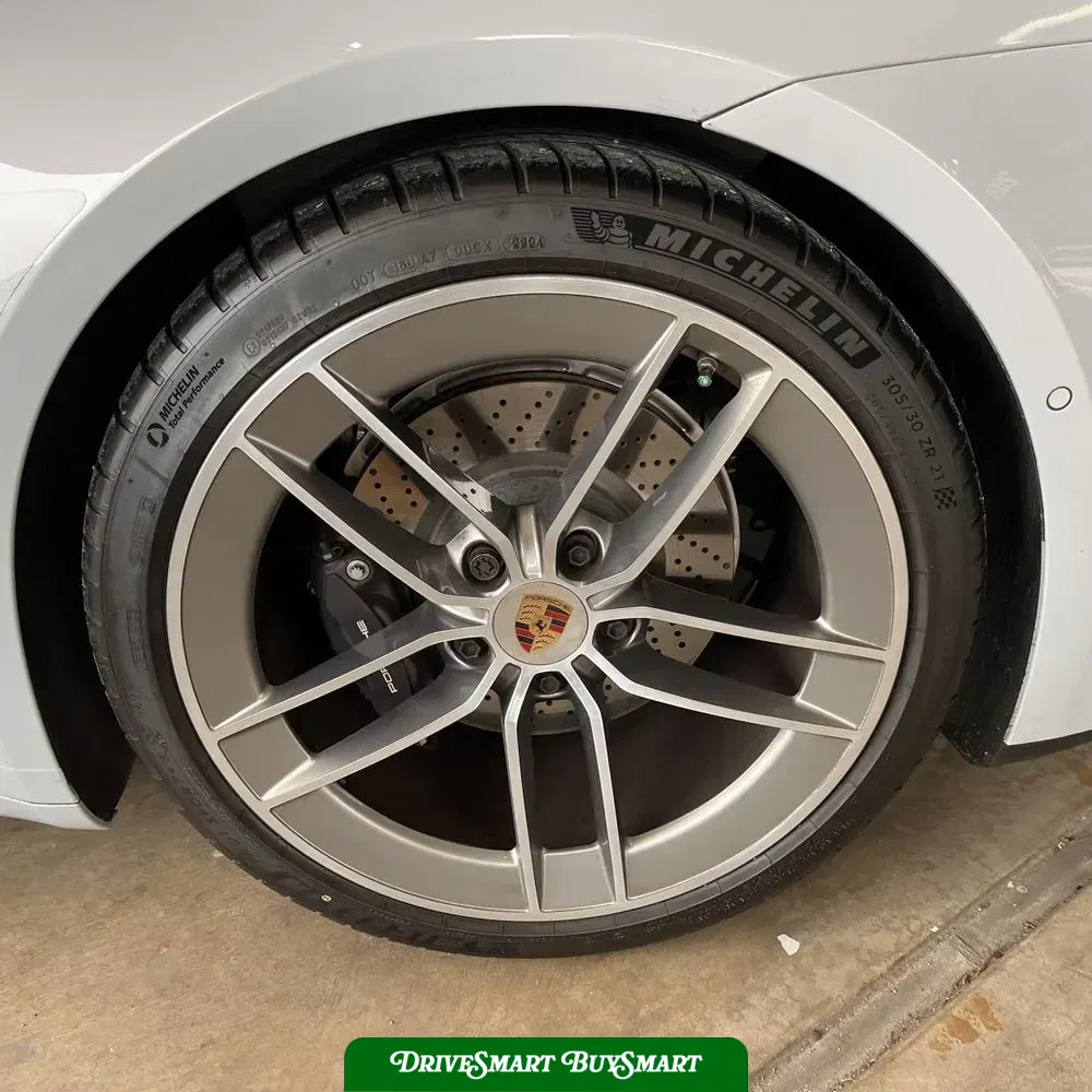 2025 Porsche 911 Carrera