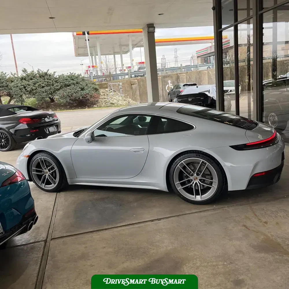 2025 Porsche 911 Carrera
