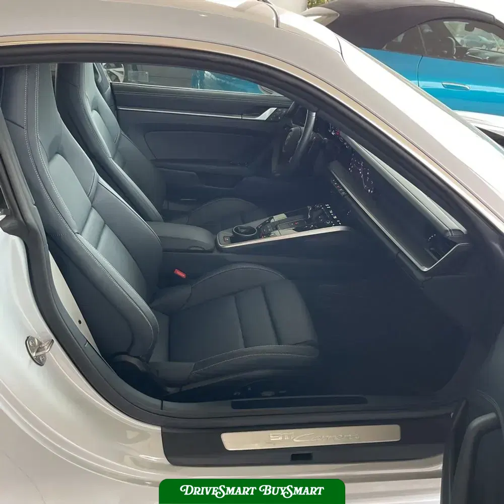 2025 Porsche 911 Carrera