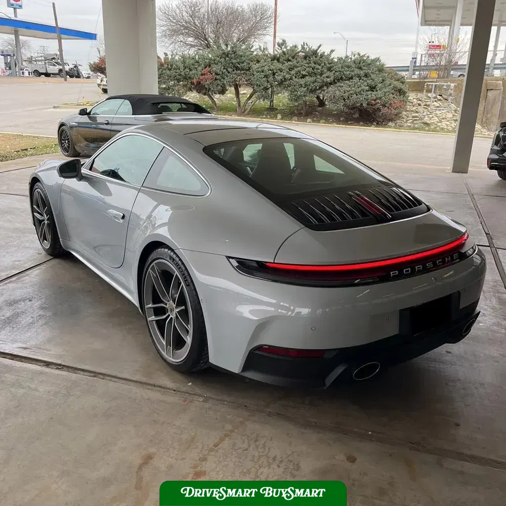 2025 Porsche 911 Carrera