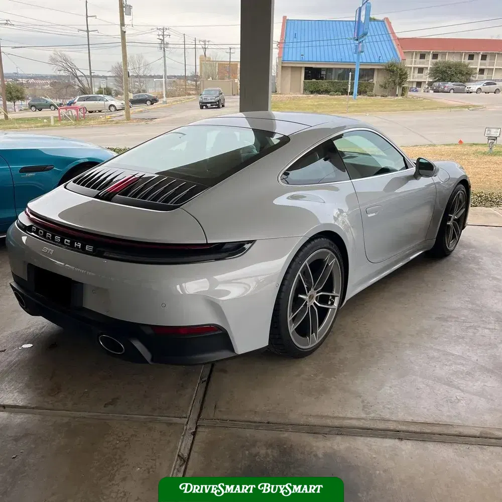2025 Porsche 911 Carrera