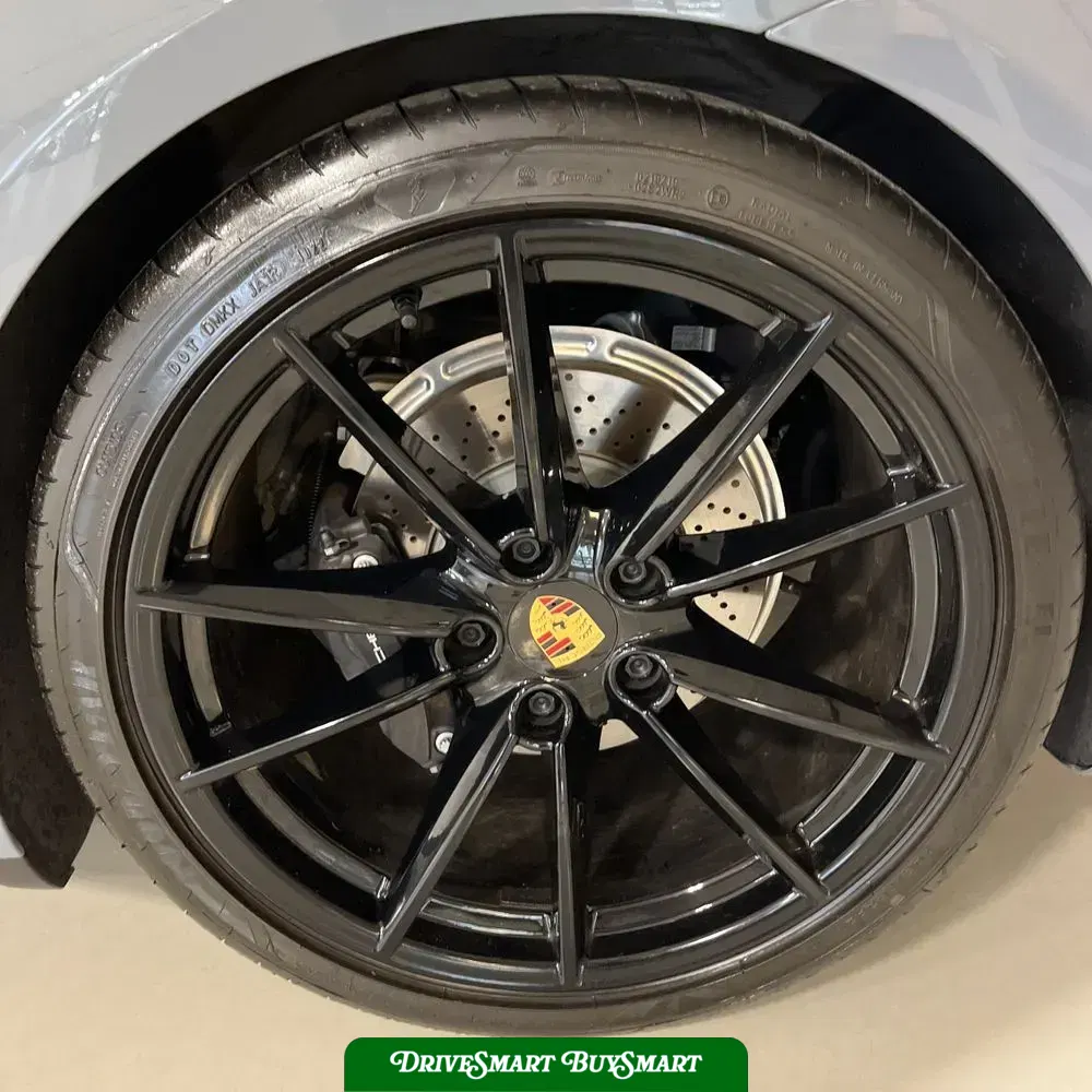 2023 Porsche 911 Carrera