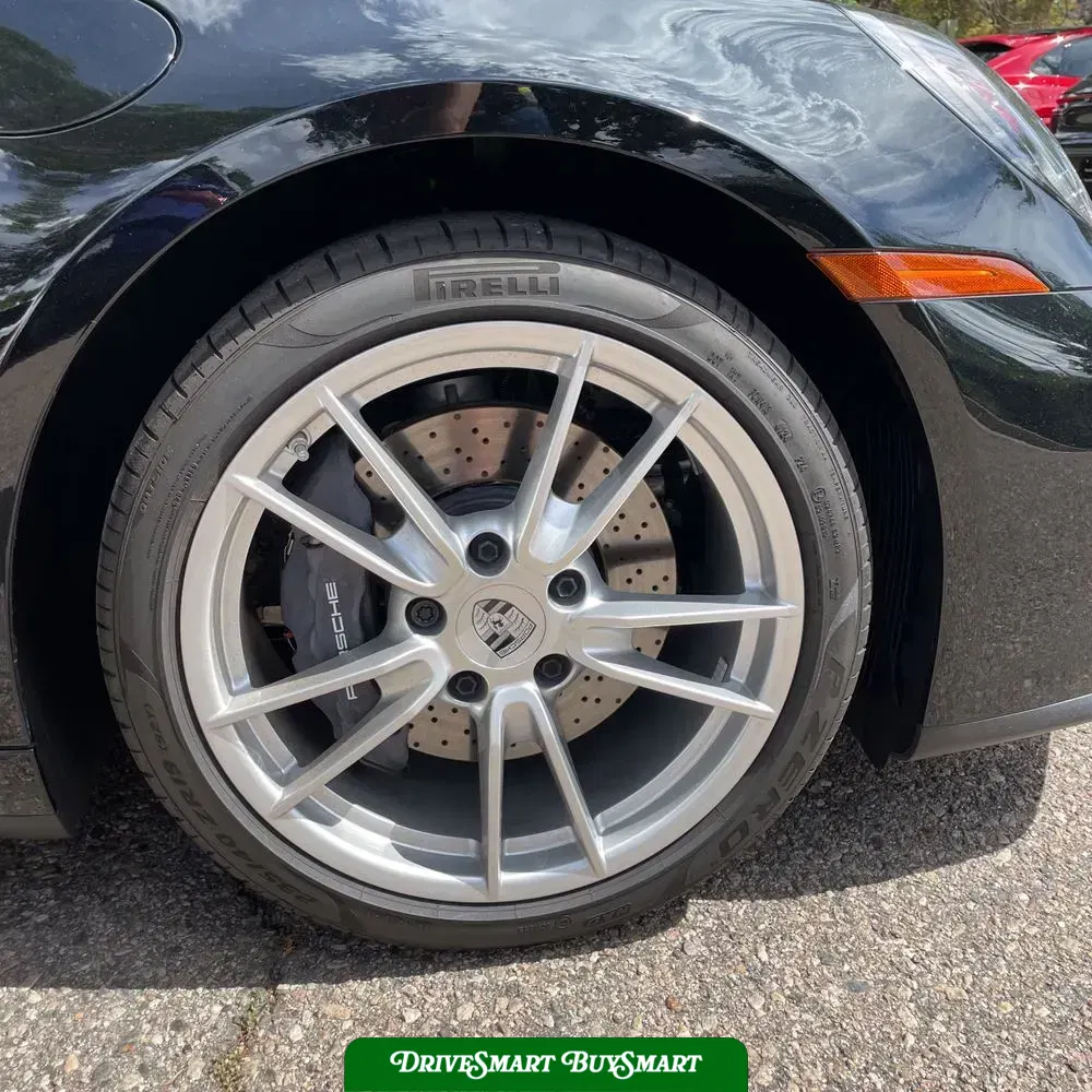 2025 Porsche 911 Carrera