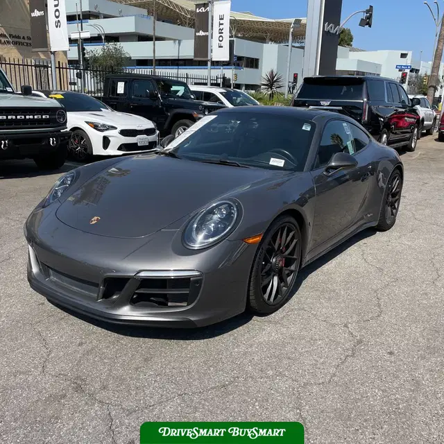 2019 Porsche 911 Carrera GTS