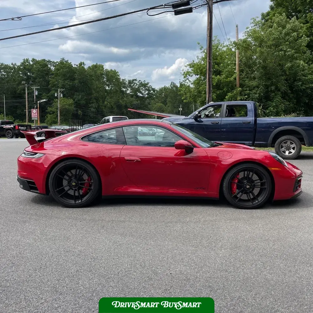2022 Porsche 911 Carrera 4 GTS
