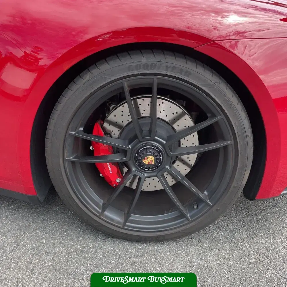 2022 Porsche 911 Carrera 4 GTS