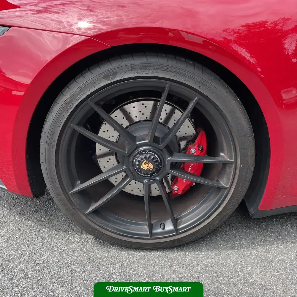 2022 Porsche 911 Carrera 4 GTS