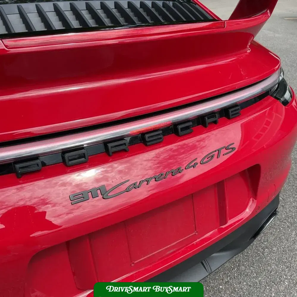 2022 Porsche 911 Carrera 4 GTS