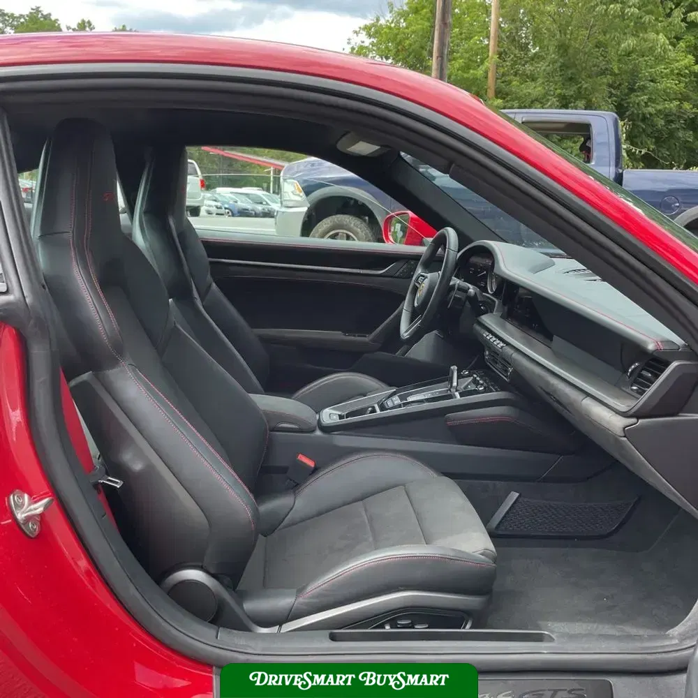 2022 Porsche 911 Carrera 4 GTS