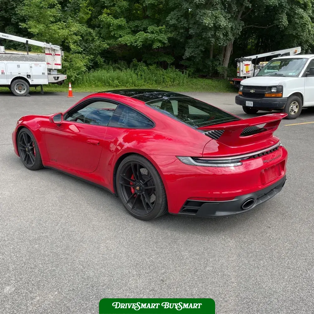 2022 Porsche 911 Carrera 4 GTS