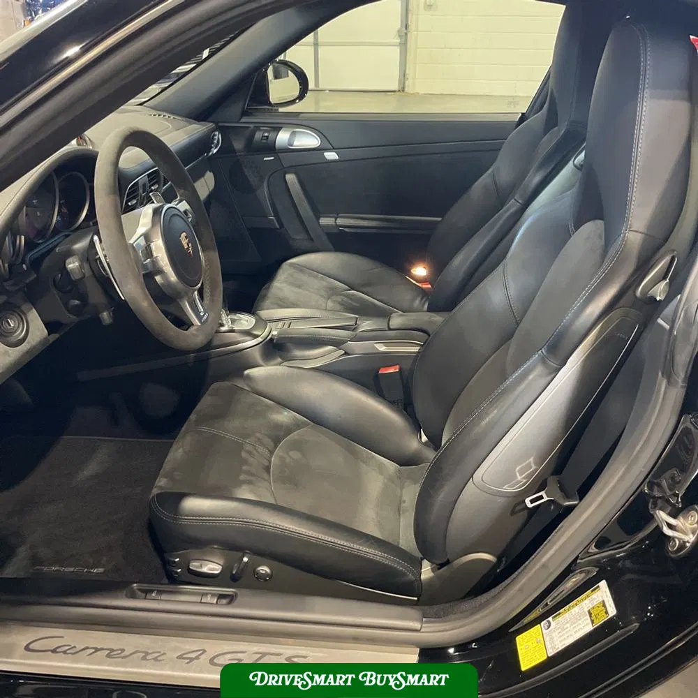 2012 Porsche 911 Carrera 4 GTS