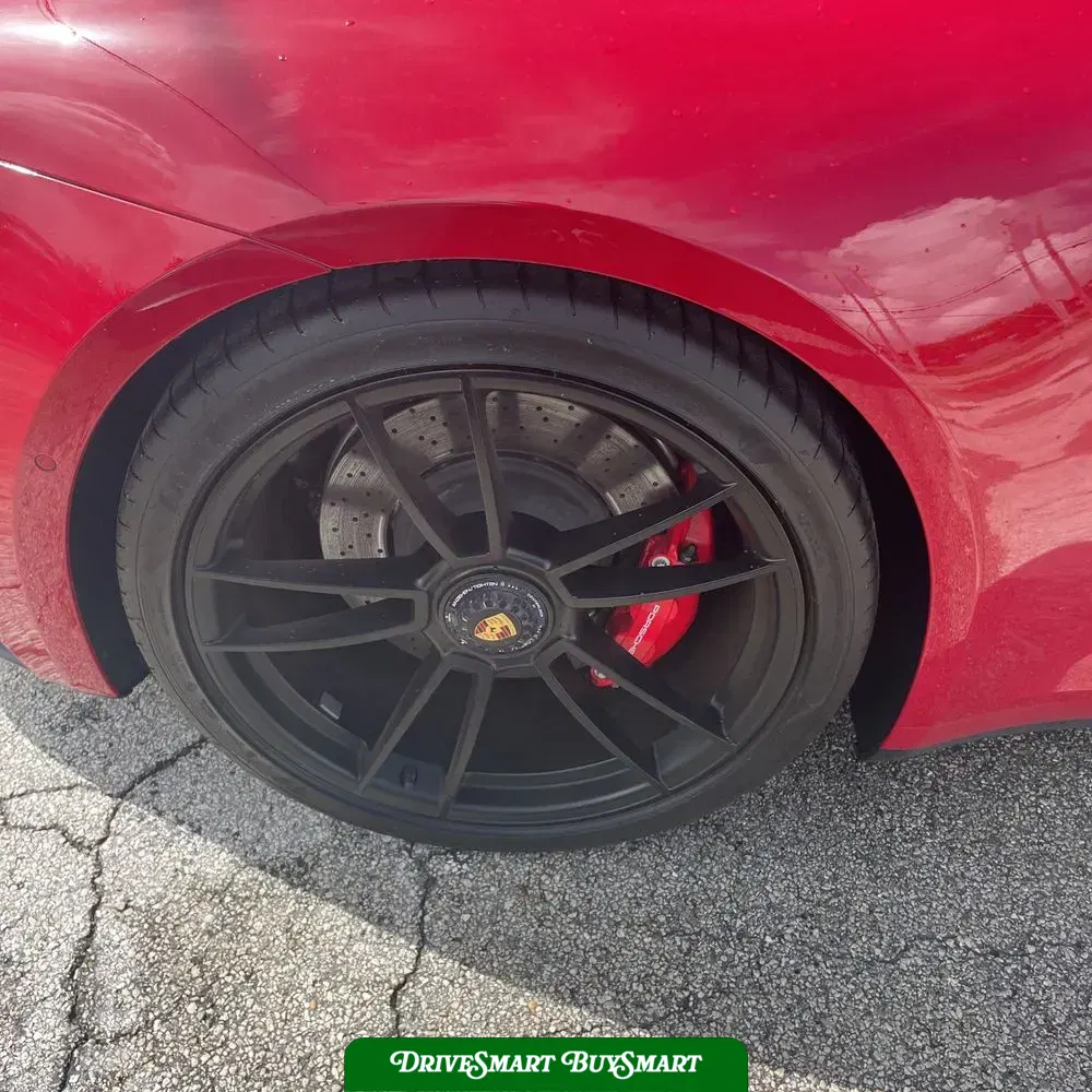 2023 Porsche 911 Carrera 4 GTS