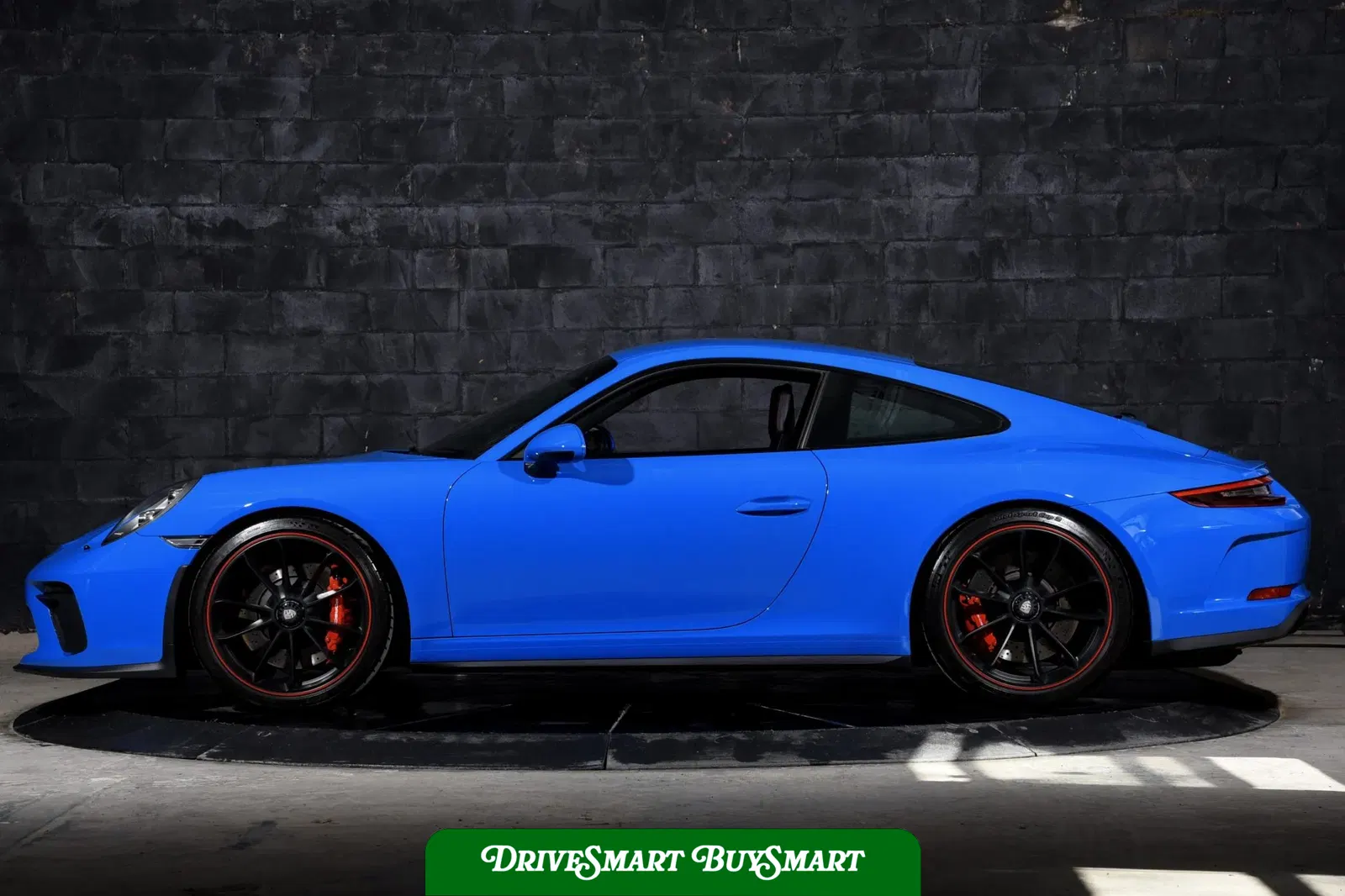 Voodoo Blue 2018 Porsche 911 GT3 Touring 6-Speed