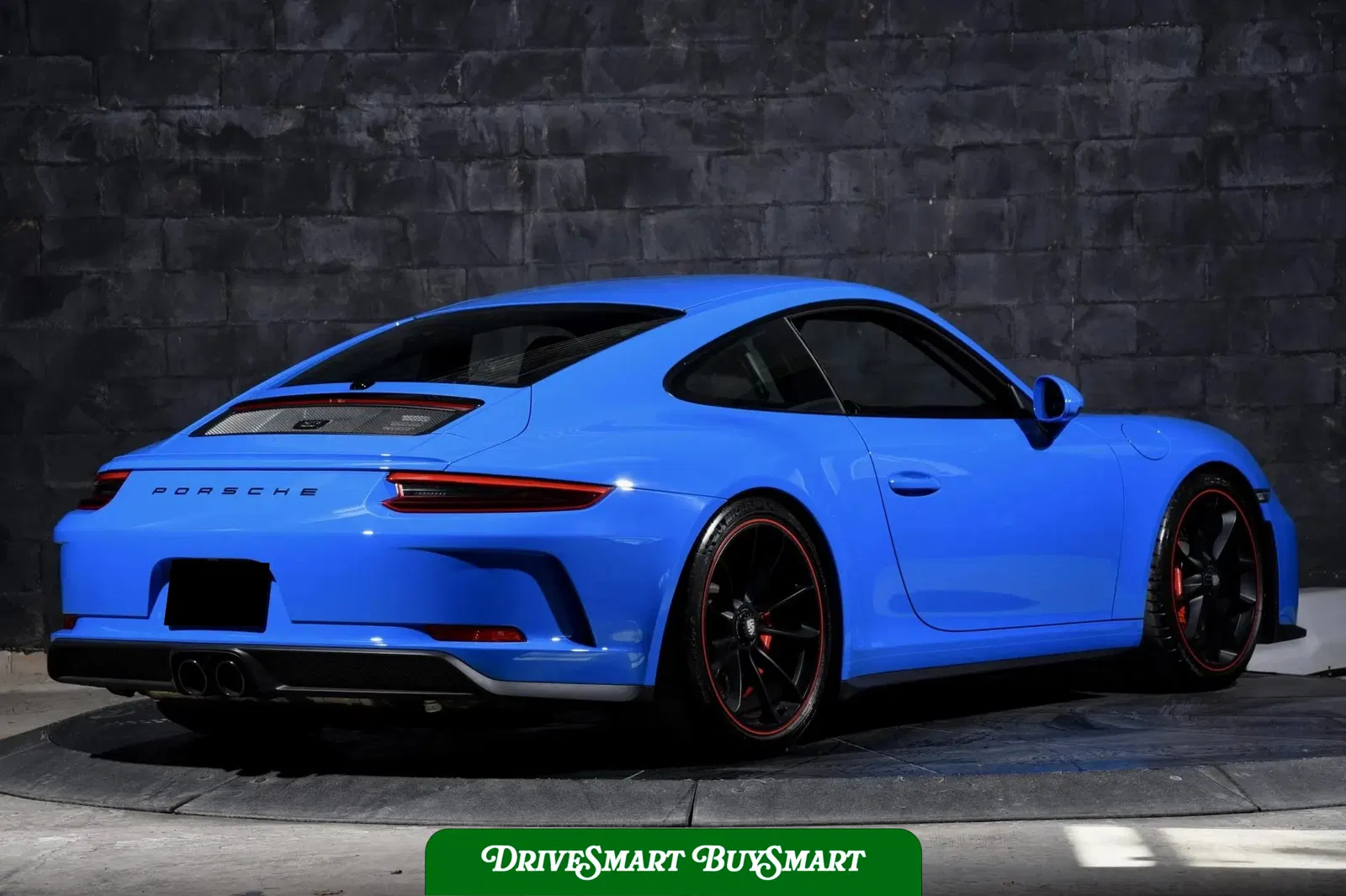 Voodoo Blue 2018 Porsche 911 GT3 Touring 6-Speed