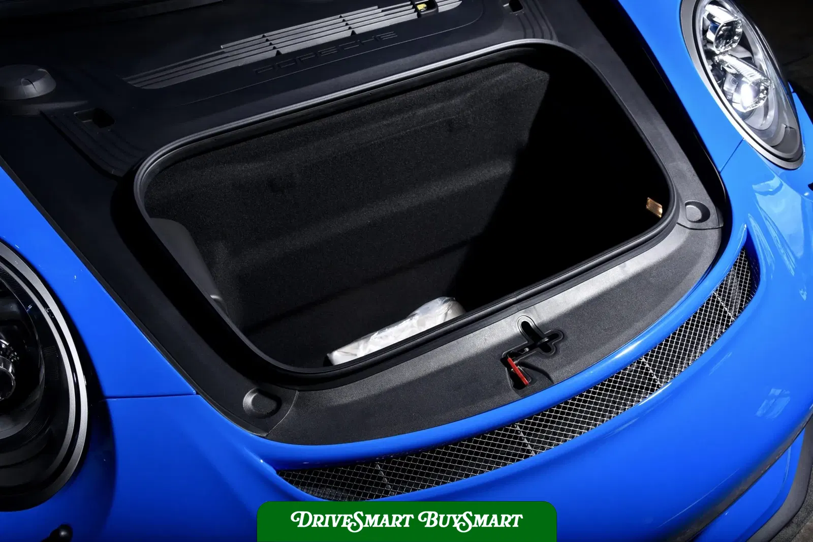 Voodoo Blue 2018 Porsche 911 GT3 Touring 6-Speed