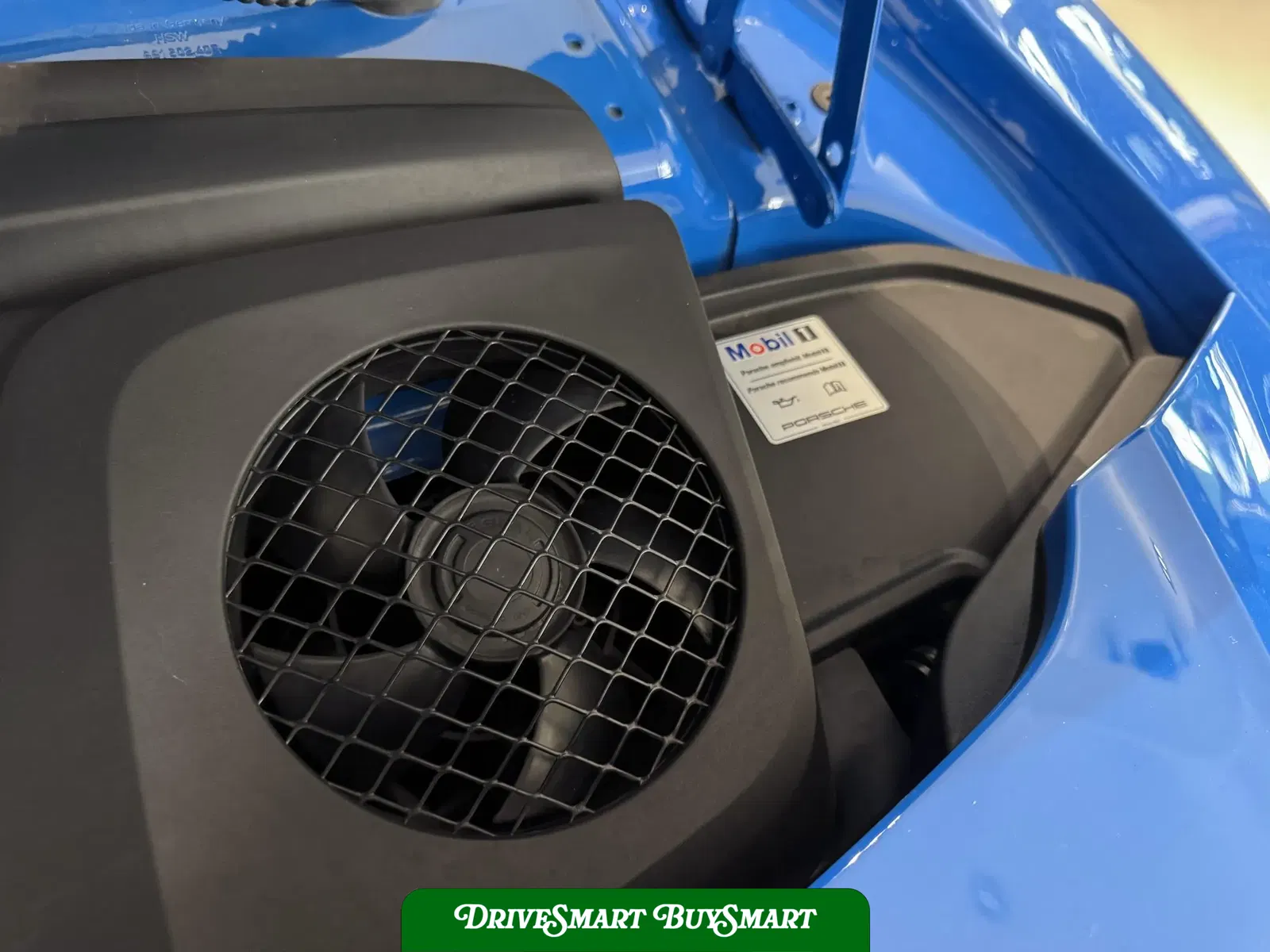 Voodoo Blue 2018 Porsche 911 GT3 Touring 6-Speed