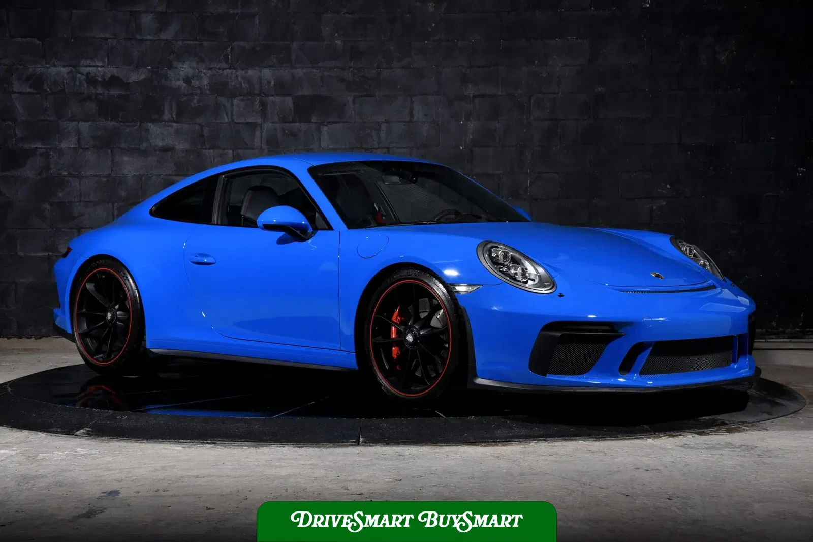 Voodoo Blue 2018 Porsche 911 GT3 Touring 6-Speed