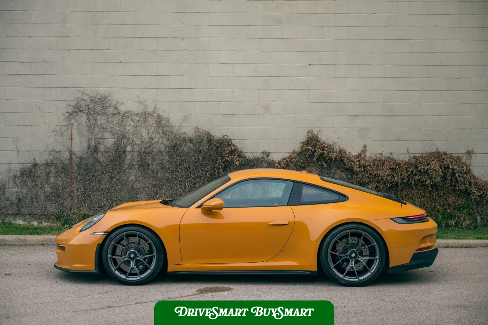 Bahama Yellow 2022 Porsche 911 GT3 Touring 6-Speed
