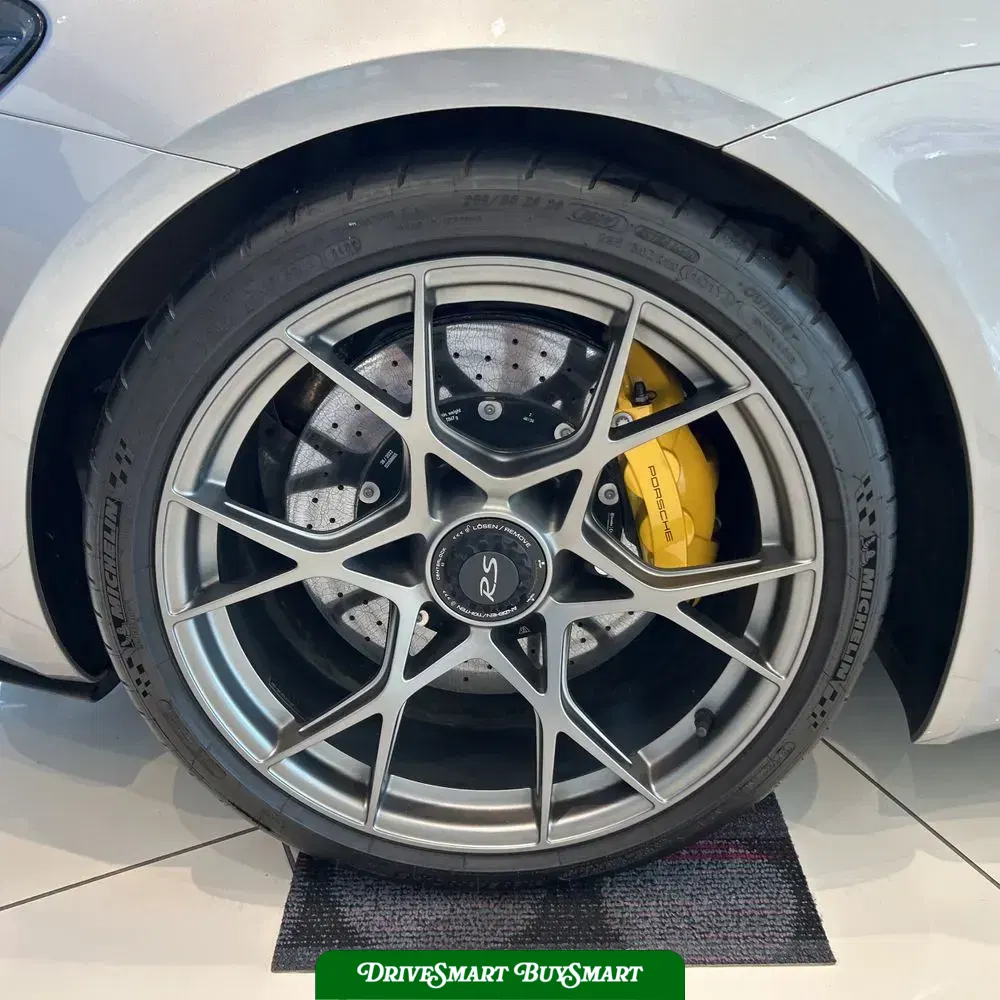 2023 Porsche 718 Cayman GT4 RS