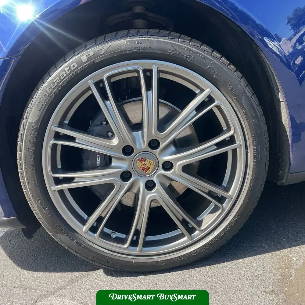 2023 Porsche Panamera 4