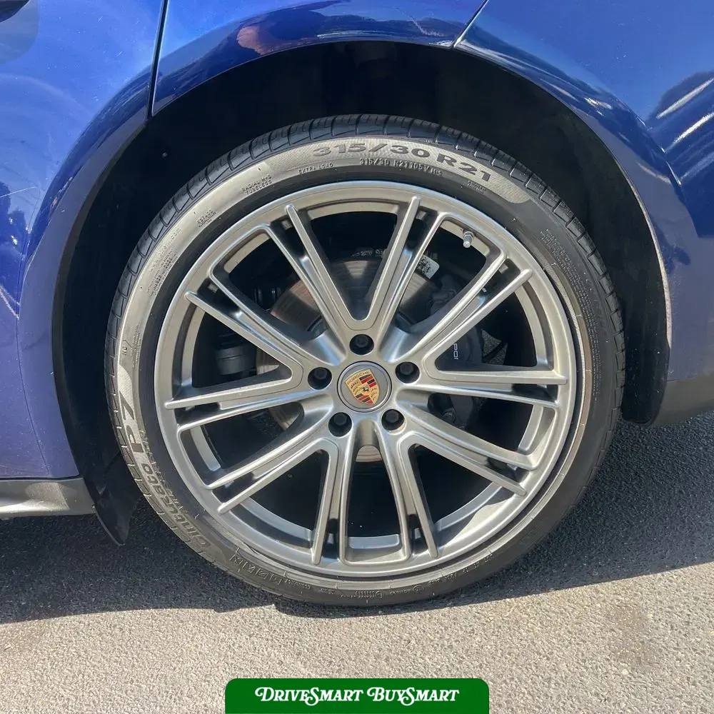 2023 Porsche Panamera 4