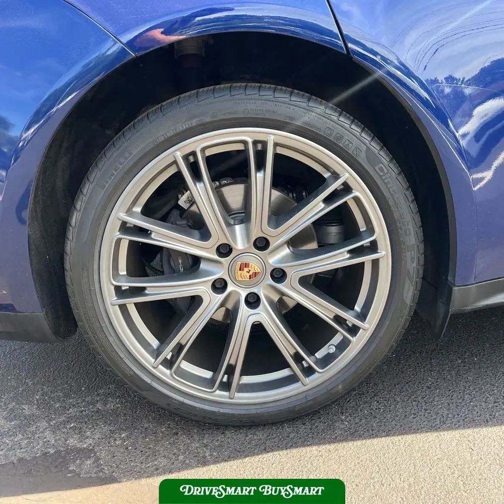 2023 Porsche Panamera 4
