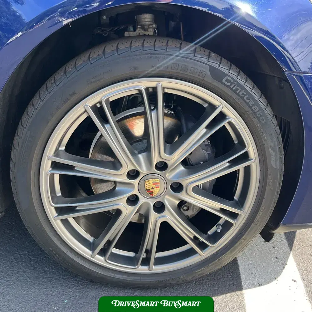 2023 Porsche Panamera 4
