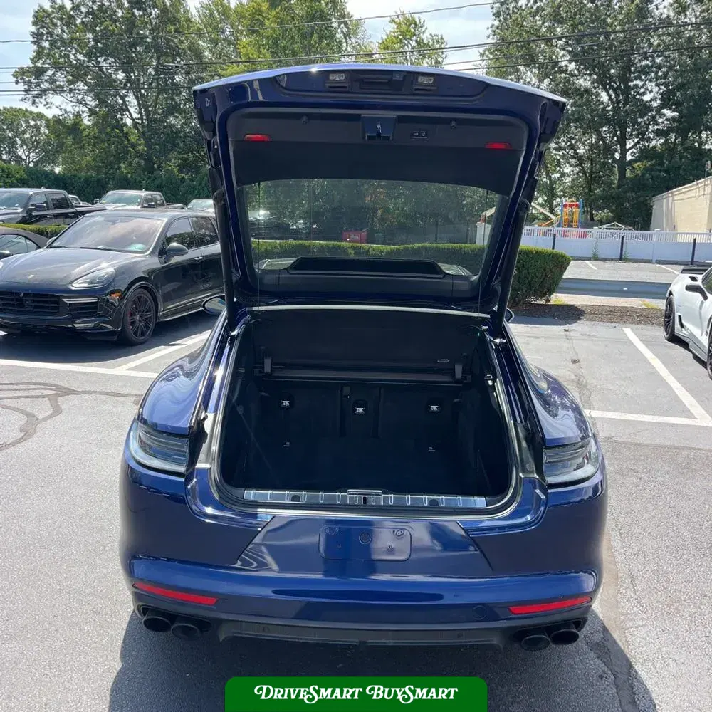 2023 Porsche Panamera 4