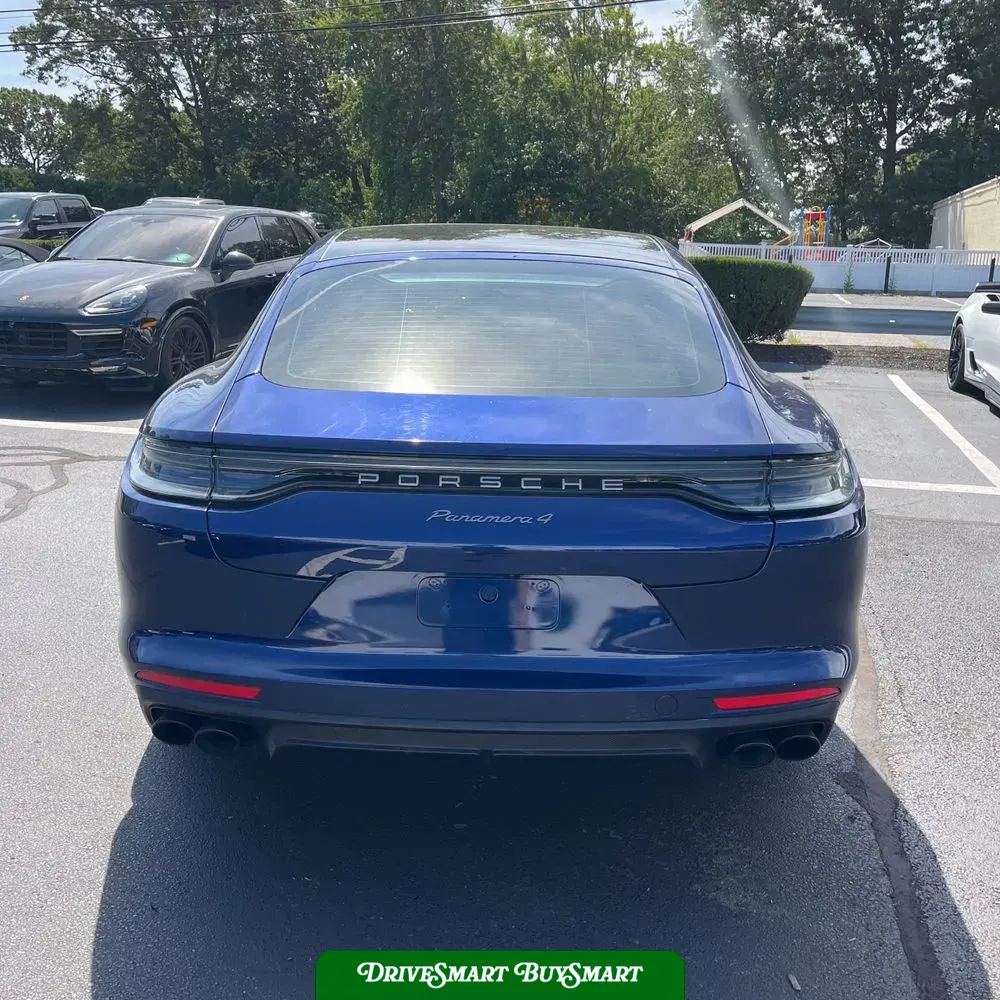 2023 Porsche Panamera 4