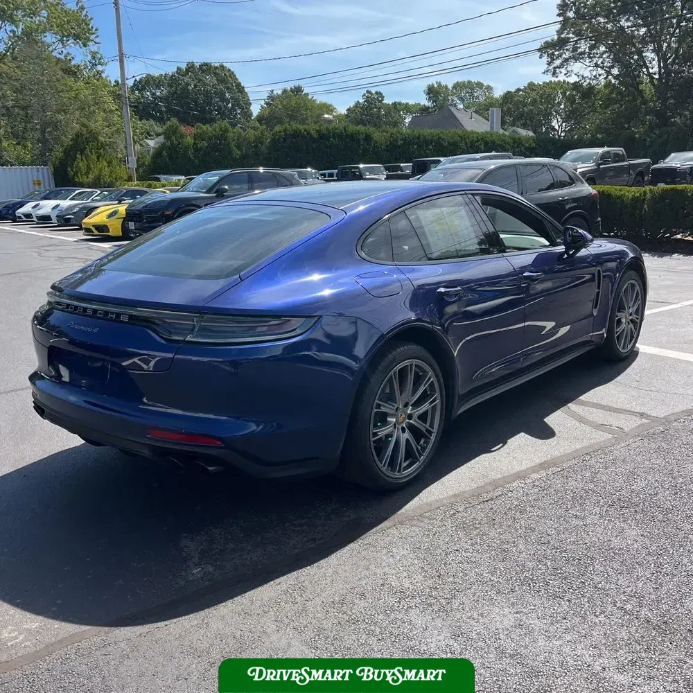 2023 Porsche Panamera 4