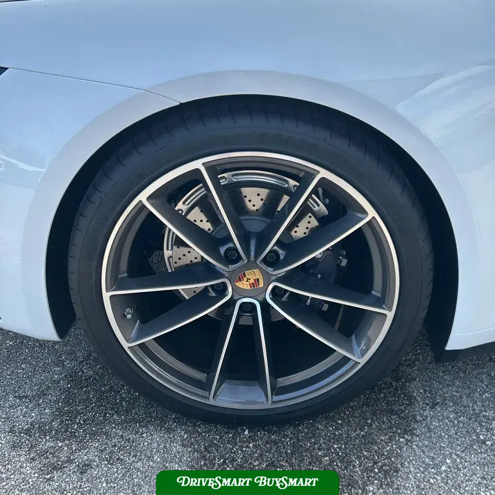 2023 Porsche 911 Carrera