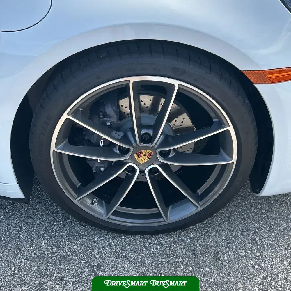 2023 Porsche 911 Carrera