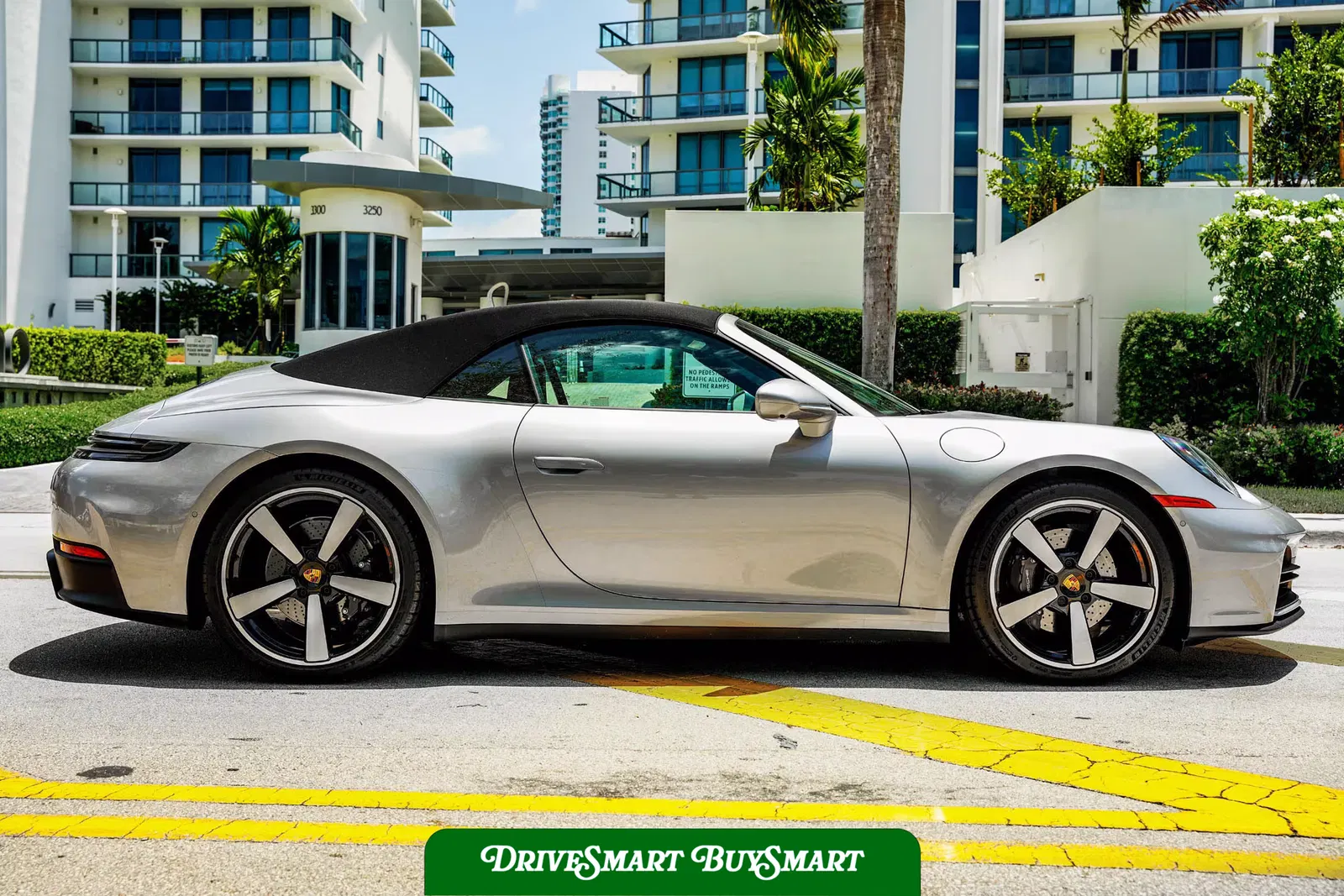 2025 Porsche 911 Carrera Cabriolet