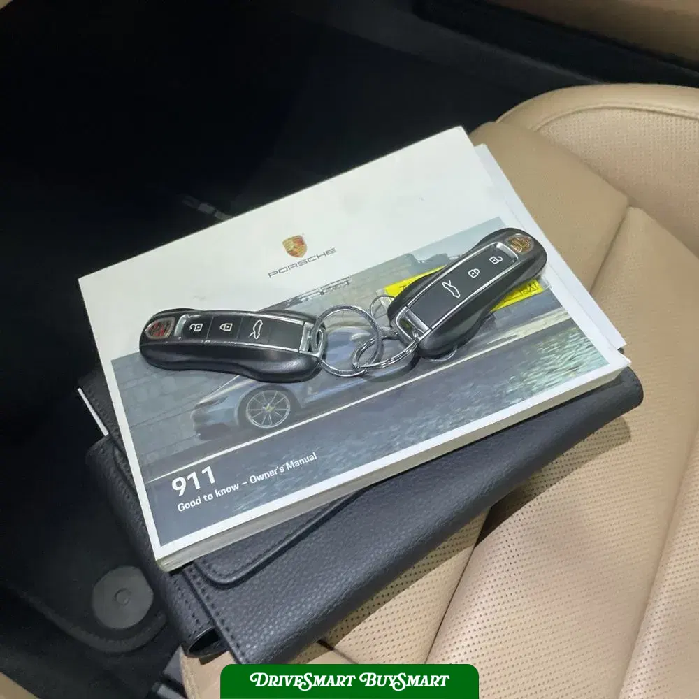 2021 Porsche 911 Carrera