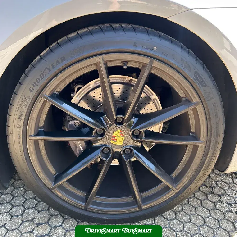 2021 Porsche 911 Carrera