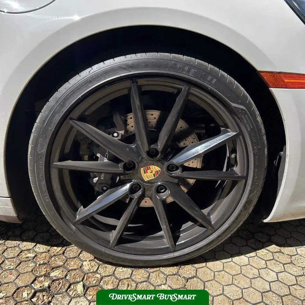 2021 Porsche 911 Carrera