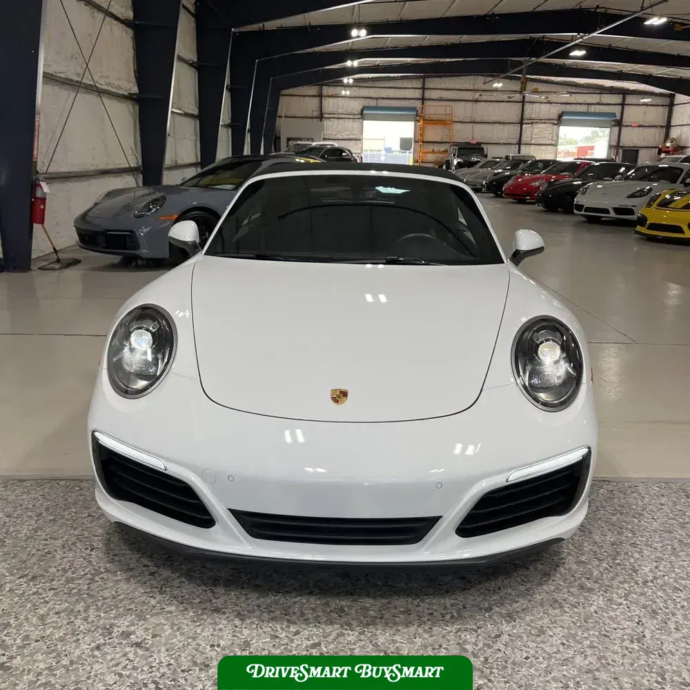 2018 Porsche 911 Carrera