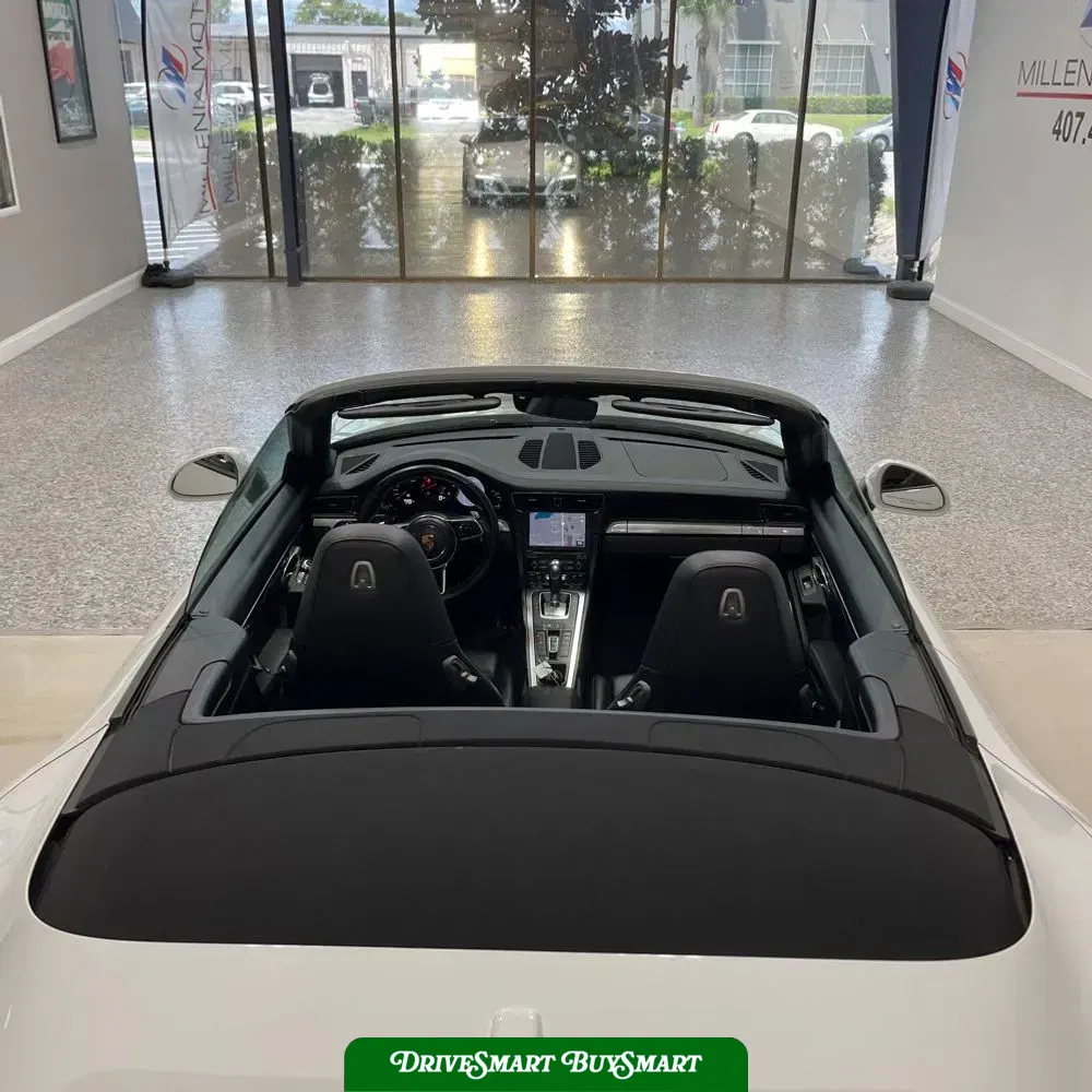 2018 Porsche 911 Carrera