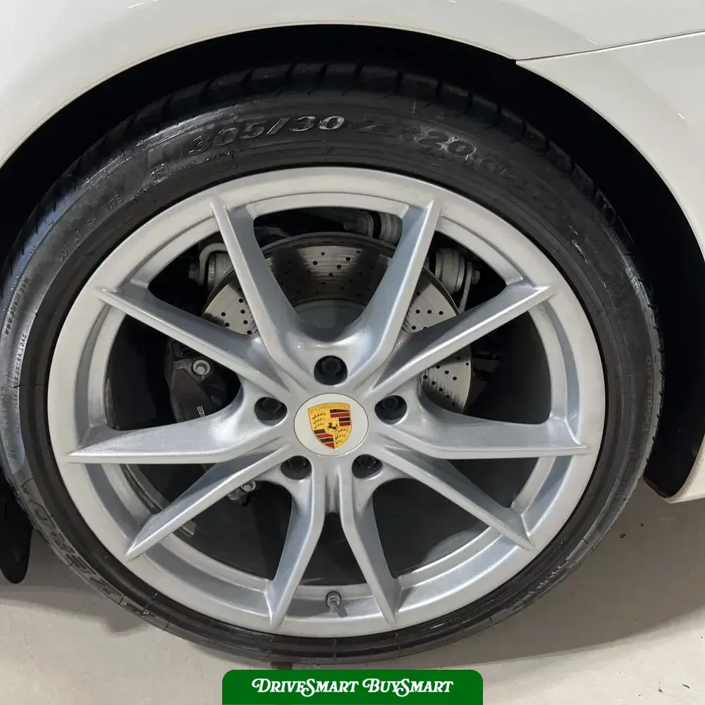 2018 Porsche 911 Carrera