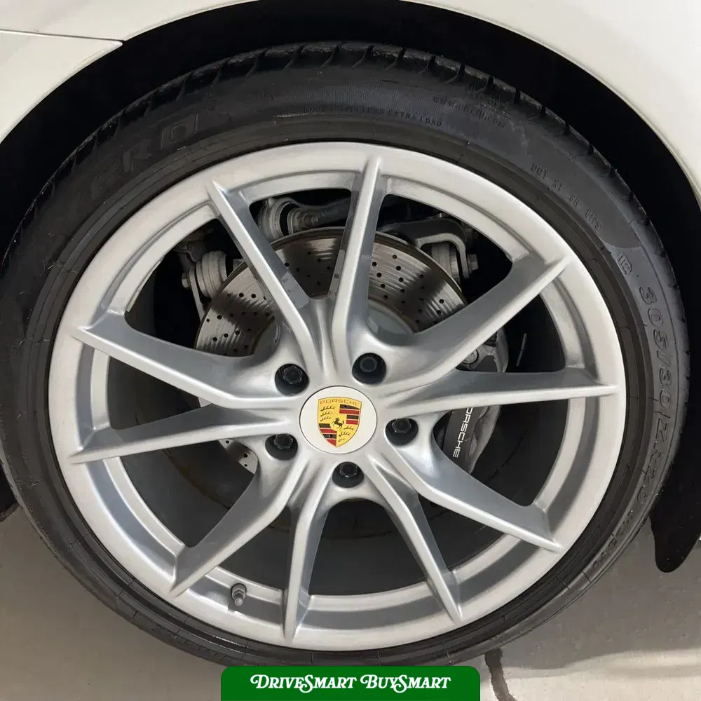 2018 Porsche 911 Carrera