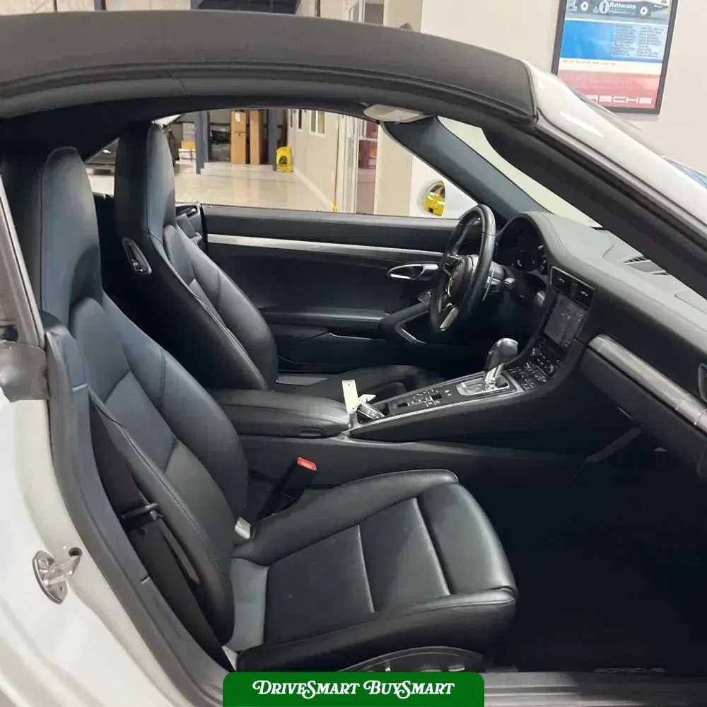 2018 Porsche 911 Carrera