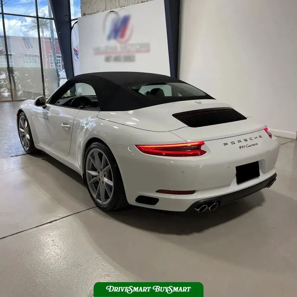 2018 Porsche 911 Carrera
