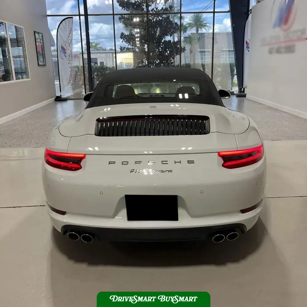 2018 Porsche 911 Carrera