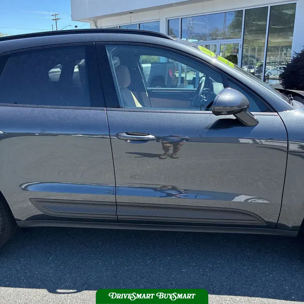 2023 Porsche Macan Base